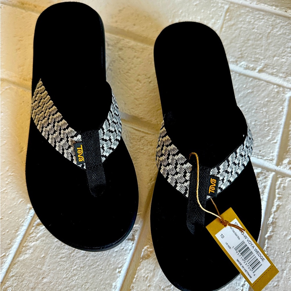 Teva Voya Women’s Wedge Flip Flops